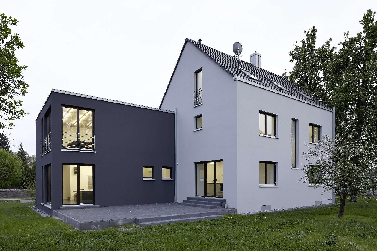 DesignerHaus mit großem Grundstück und separatem Atelierhaus