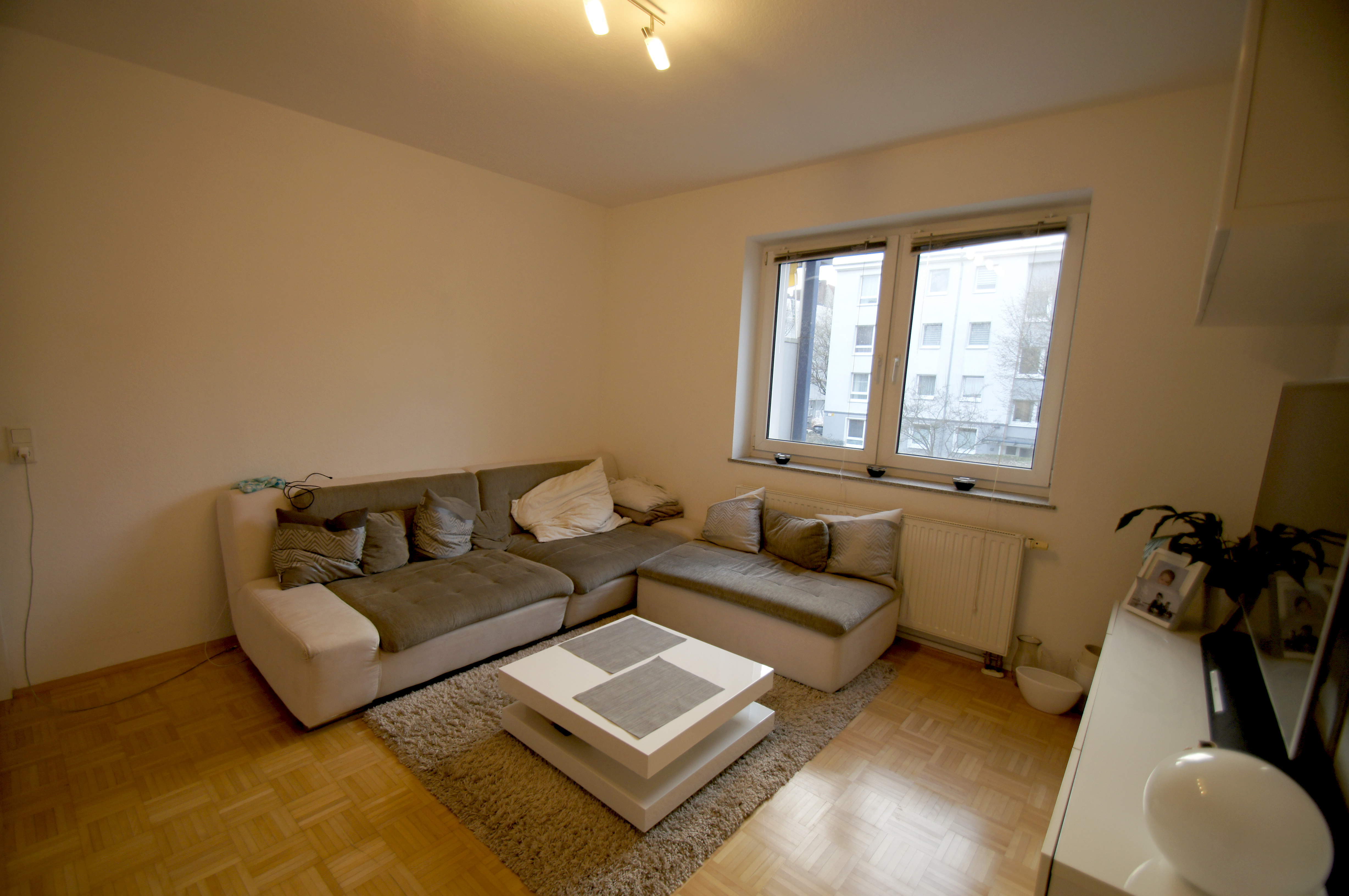 Vermietet! Gemütliche, Helle 2-Zimmer-Whg. Ca. 54m² Mit EBK Und Südbalkon