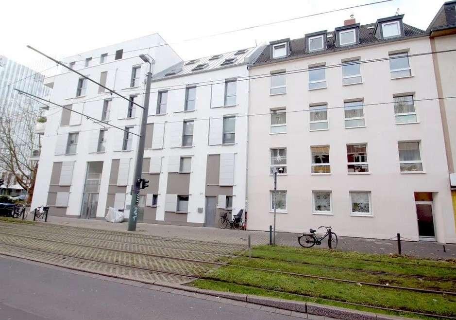 Vermietet! Düsseldorf-Unterbilk: Modernisierte 3-Zimmerwohnung mit Duschbad, EBK und kleinem Balkon