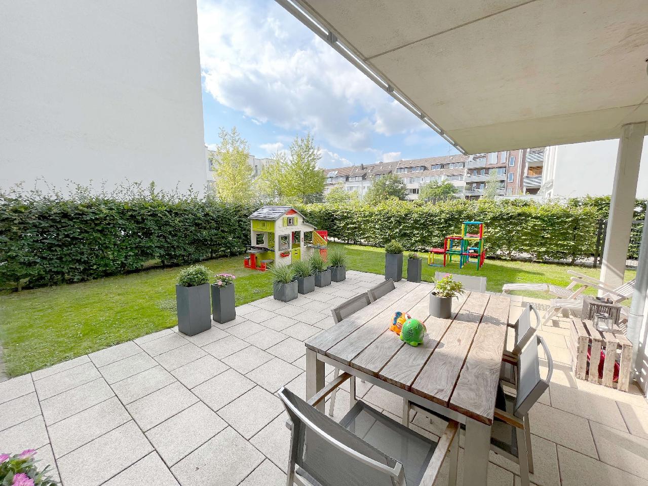 Vermietet! Düsseldorf-Flehe: Luxuriöse 4-Zi.-Wohnung Mit Garten, TG ...